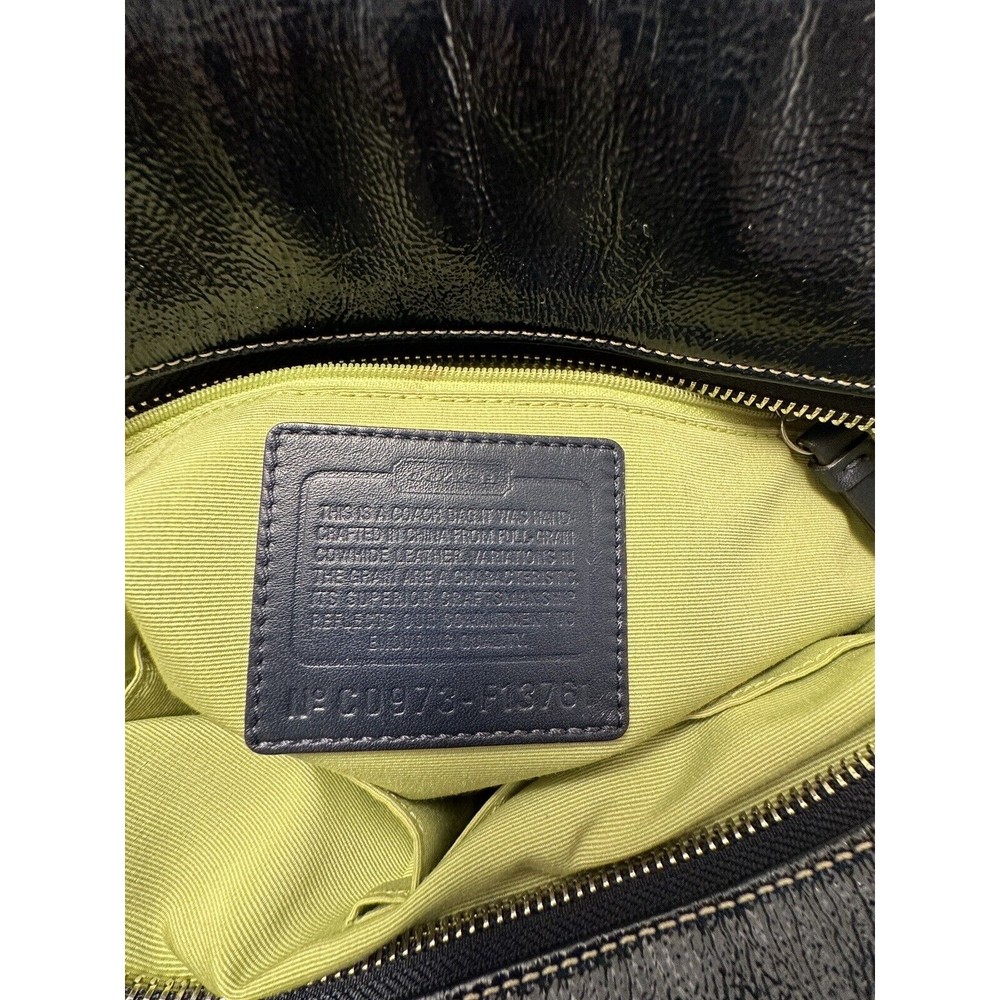 Coach Pleated Patent Leather East West Gallery Y2K tote bag, navy blue - Picture 5 of 13